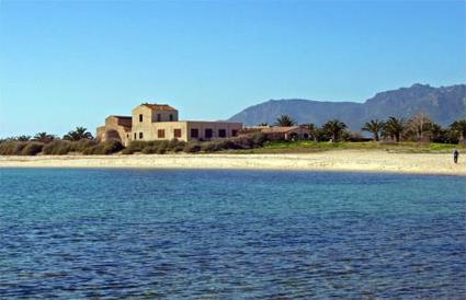 Italie/ Location de vacances 5 ***** / Santa Margherita di Pula / Sardaigne